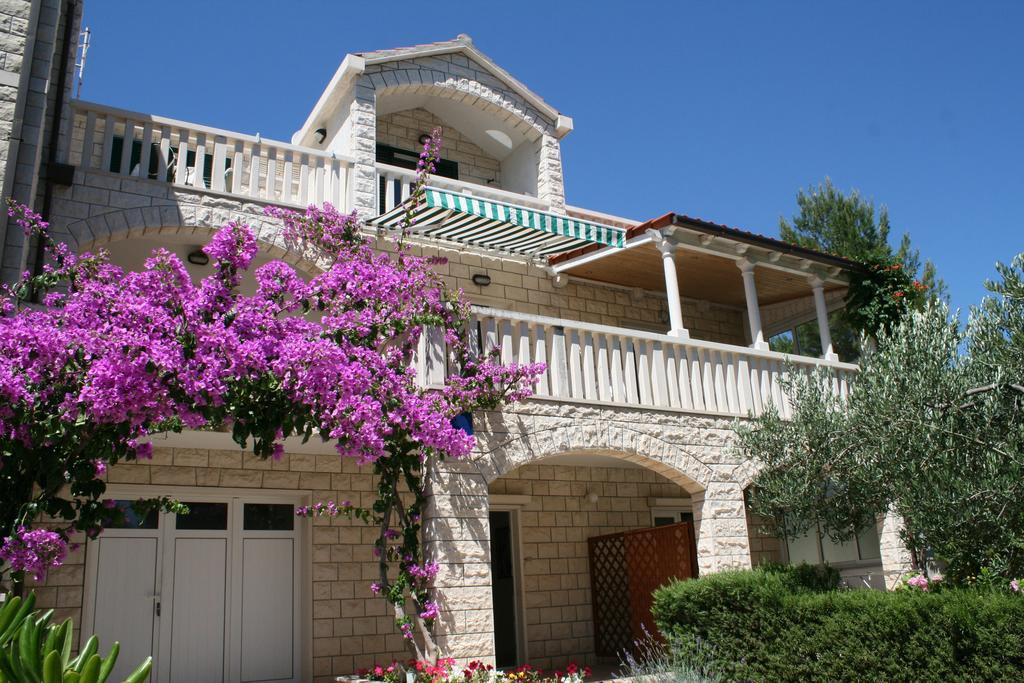 Apartments Jagoda Bol Exterior photo