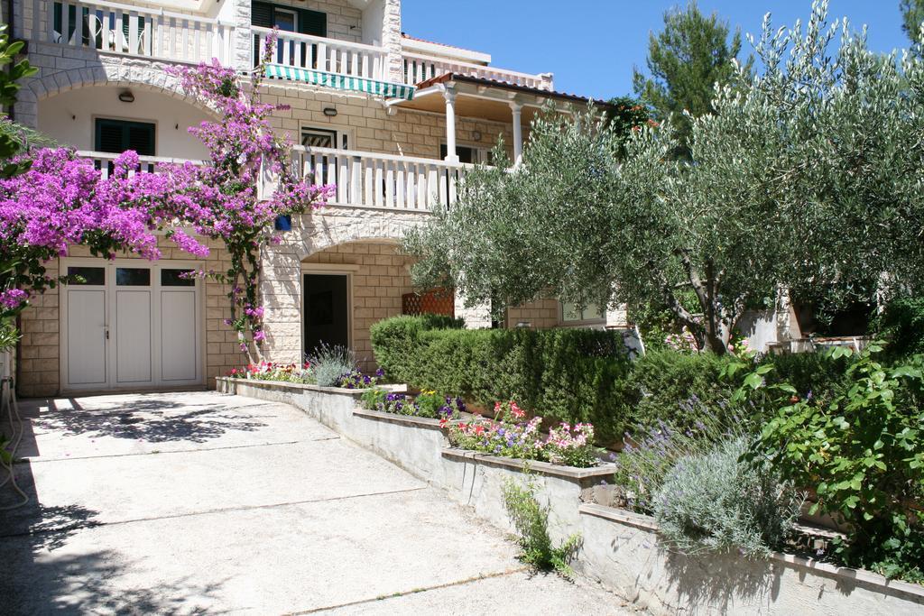 Apartments Jagoda Bol Exterior photo